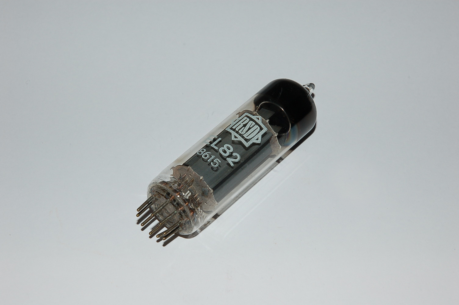 EL82 (=6DY5,6P18P,6P43P) tube