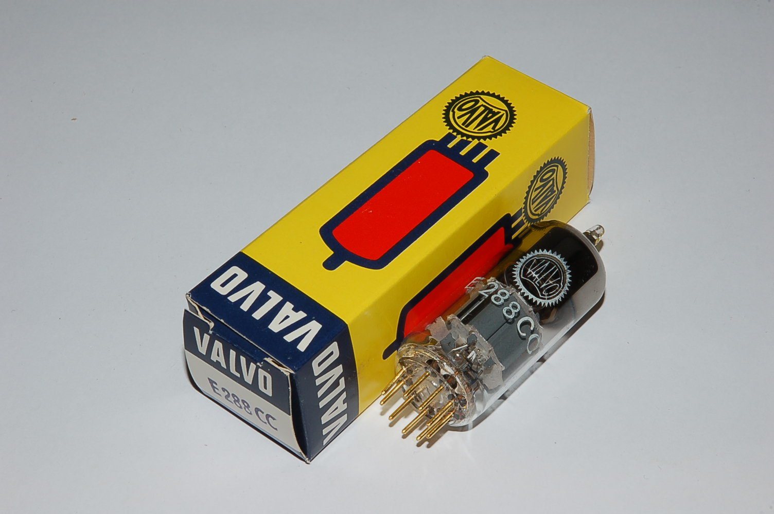 E288CC (=8223) double triode