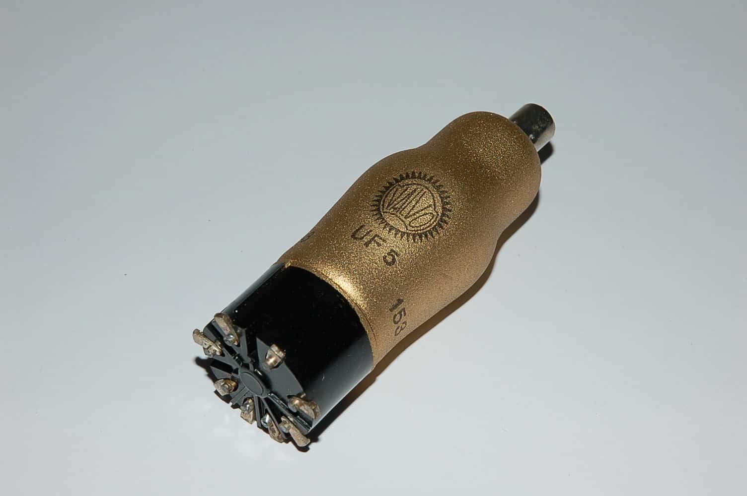 UF5 Röhre = UF10 Pentode P8A Top Cap