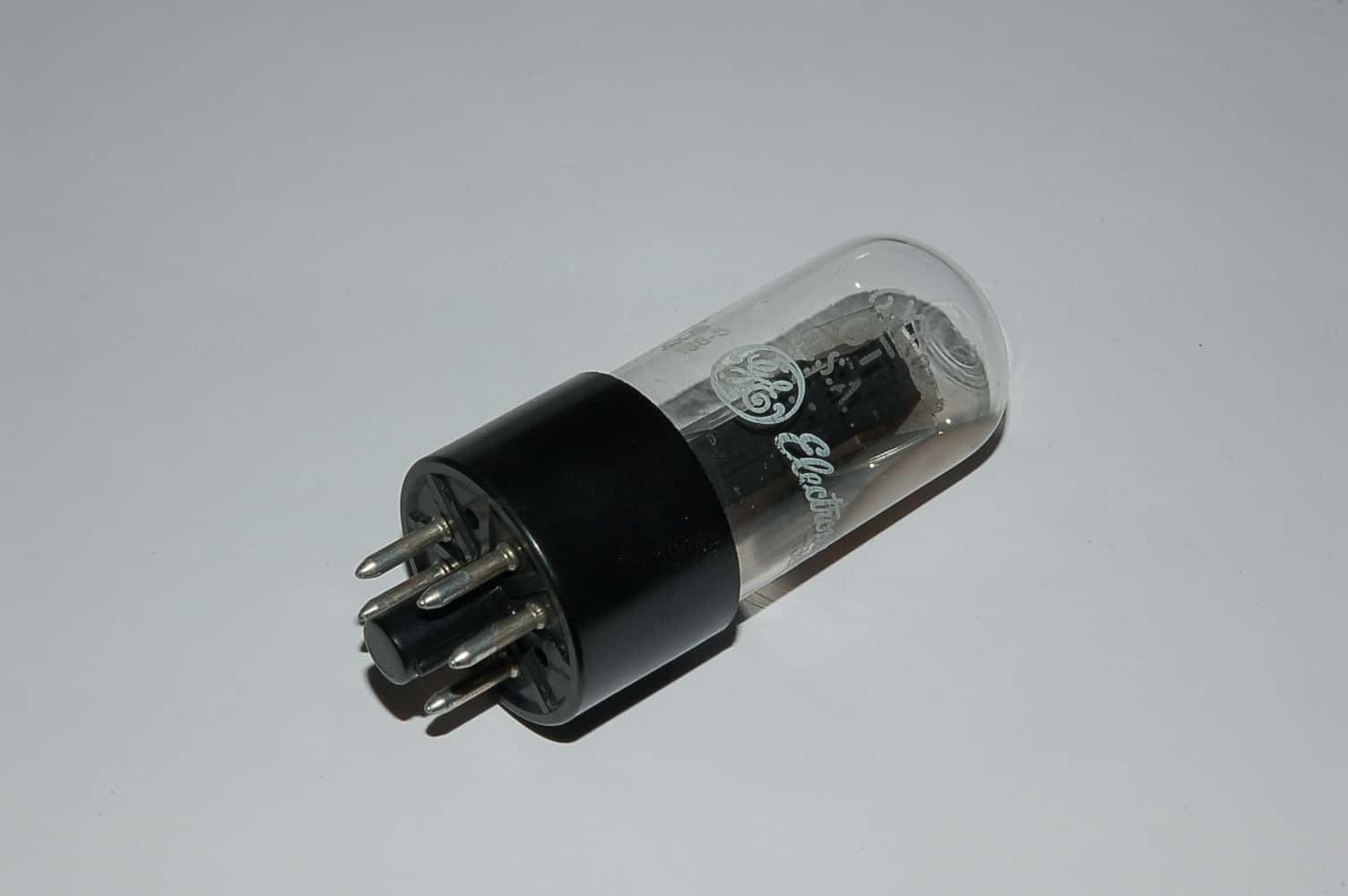 6Y6GT Röhre = 6U6 = VT168 Beam-Pentode Oktal Uf 6,3V