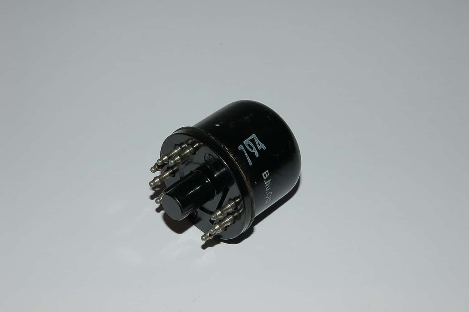 EAA11 Röhre Doppeldiode Y8A Uf 6,3V