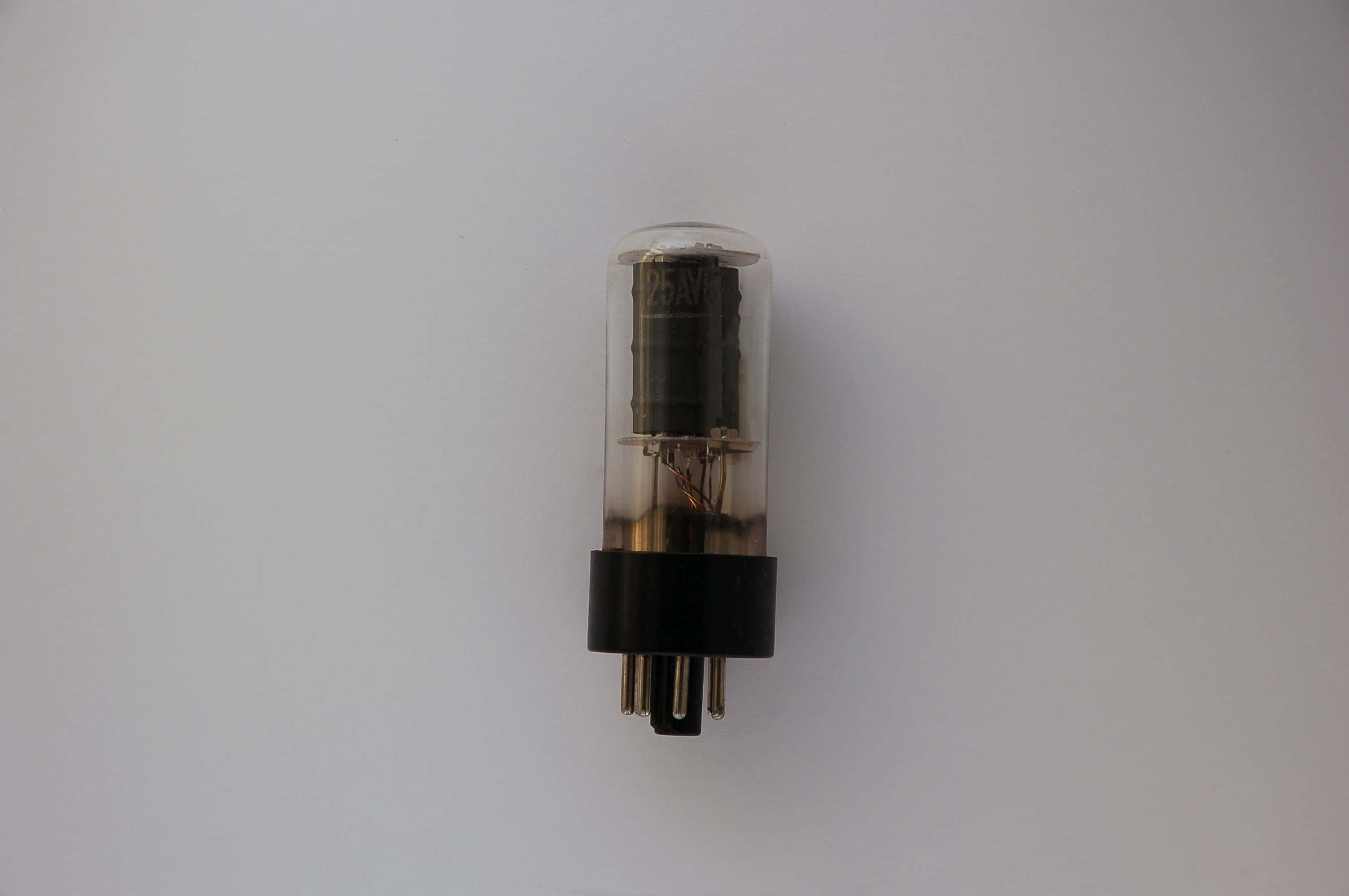 25AV5 Röhre Strahlpentode Oktal Uf 25V