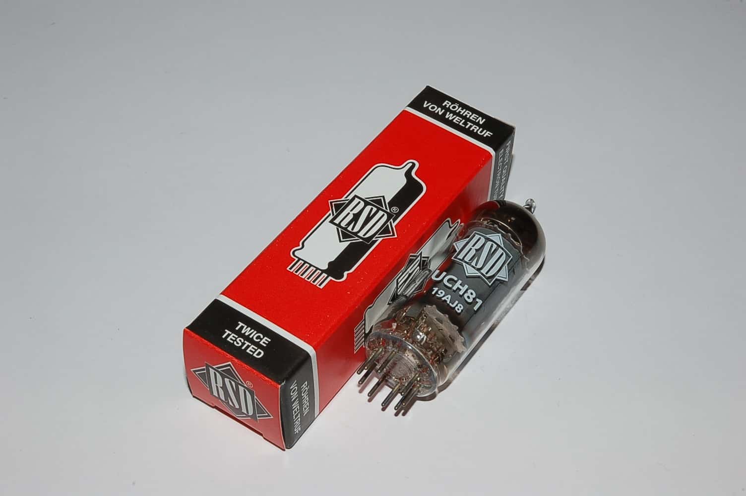 UCH81 = 19AJ8 19D8 X119 tube Allstrom Radioröhre