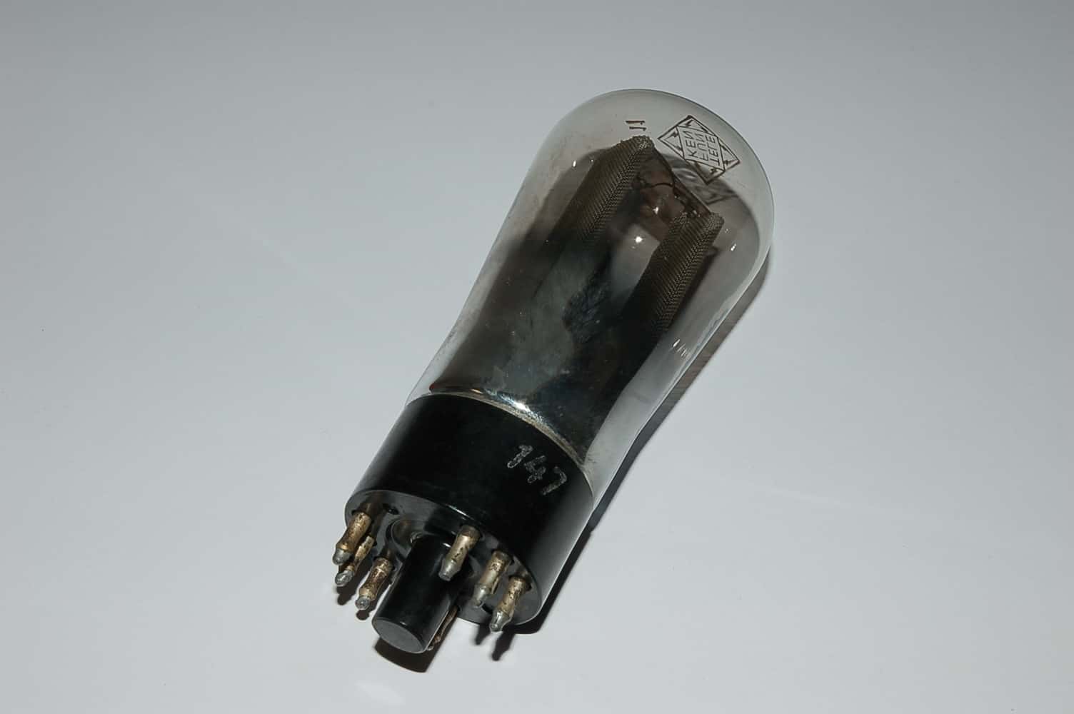 AZ11 Röhre Gleichrichter Y8A Uf 4V