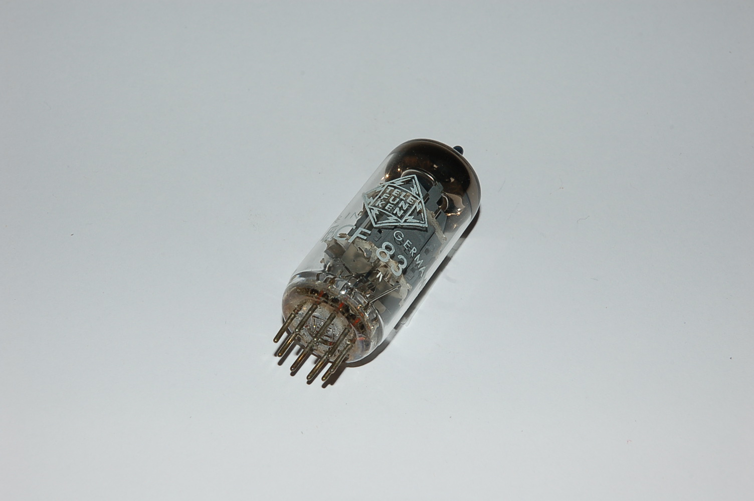 ECF83  Triode/Pentode