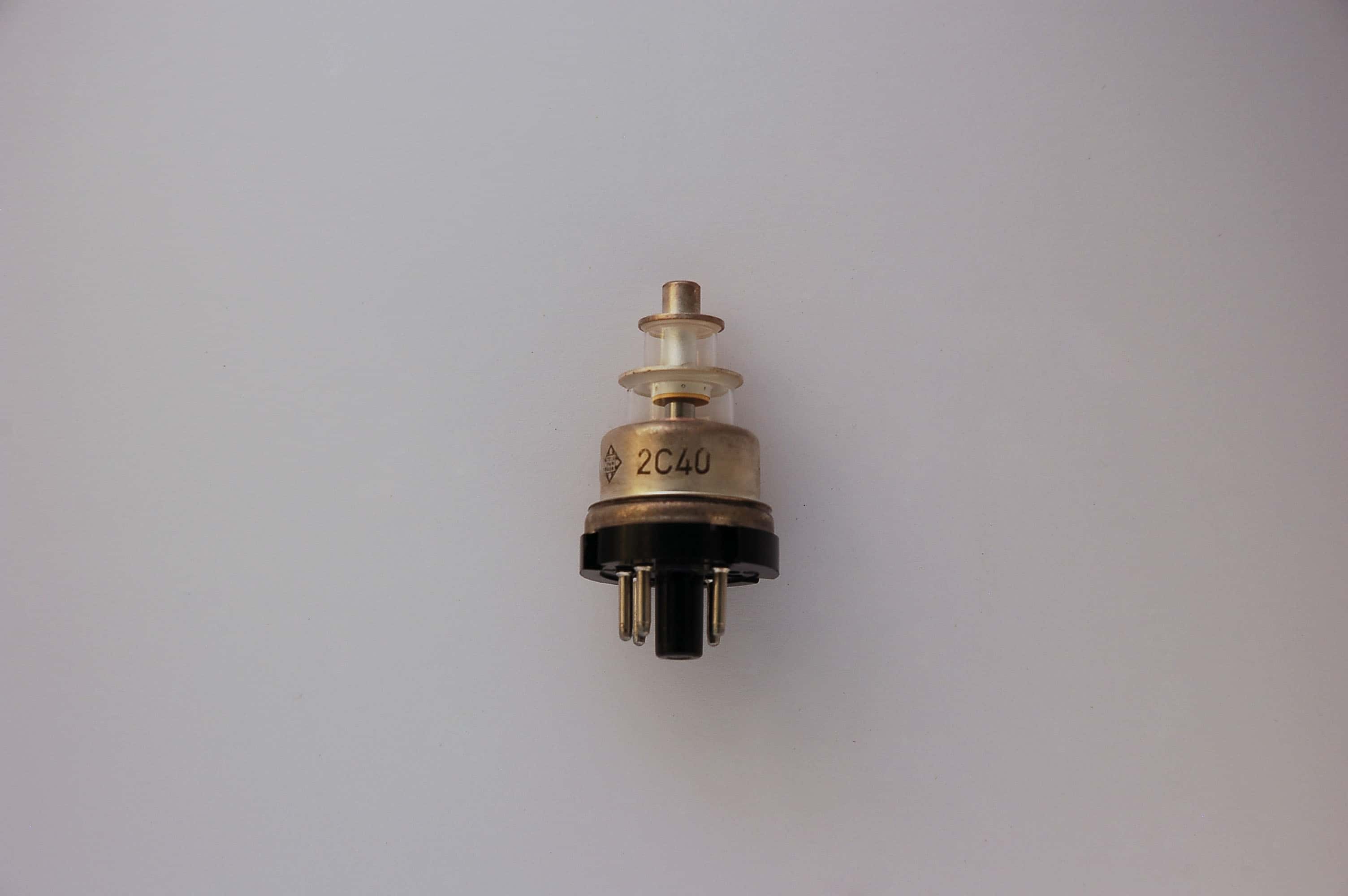 2C40 Röhre UHF-Triode Oktal Uf 6,3V