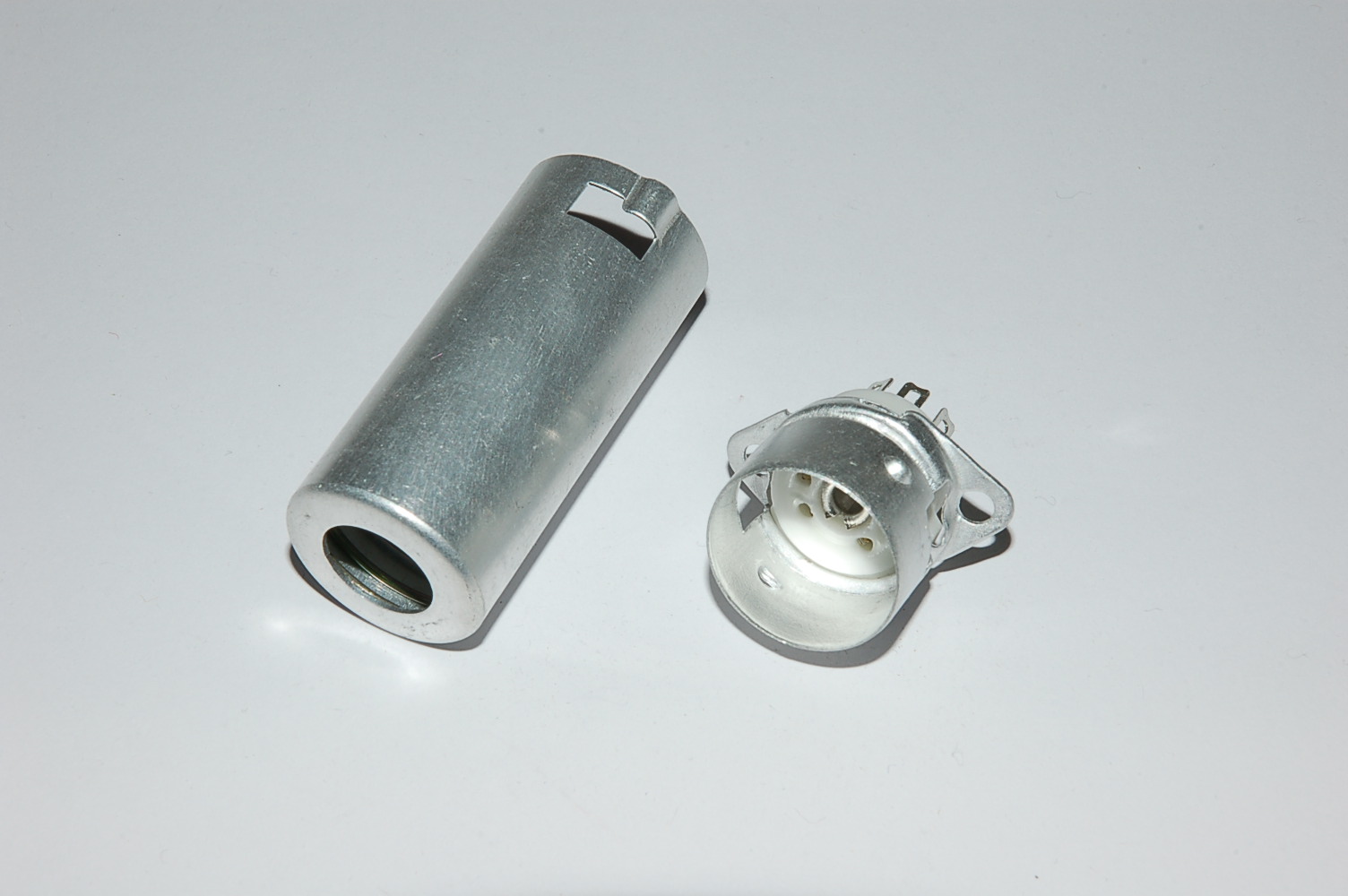 Miniatur Draht-/Chassis 7pol mit Abschirmhaube