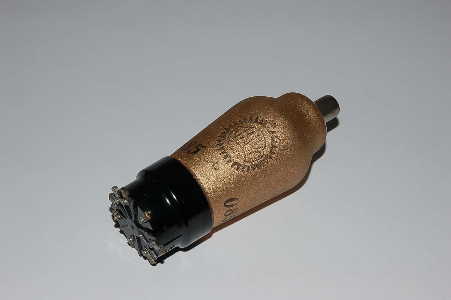 AC2 Röhre Triode P8A Uf 4V