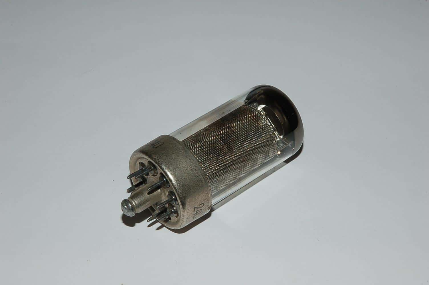 ECH71 Röhre Triode-Heptode B8A 6,3V