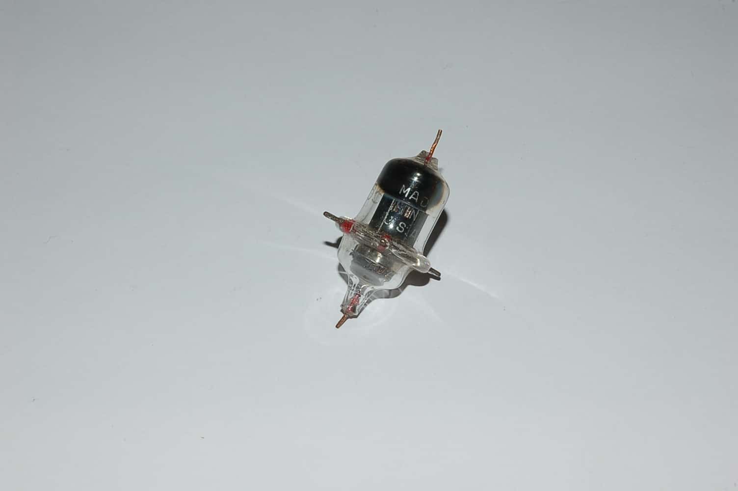 956 Röhre = VT238 VHF-Pentode Acorn