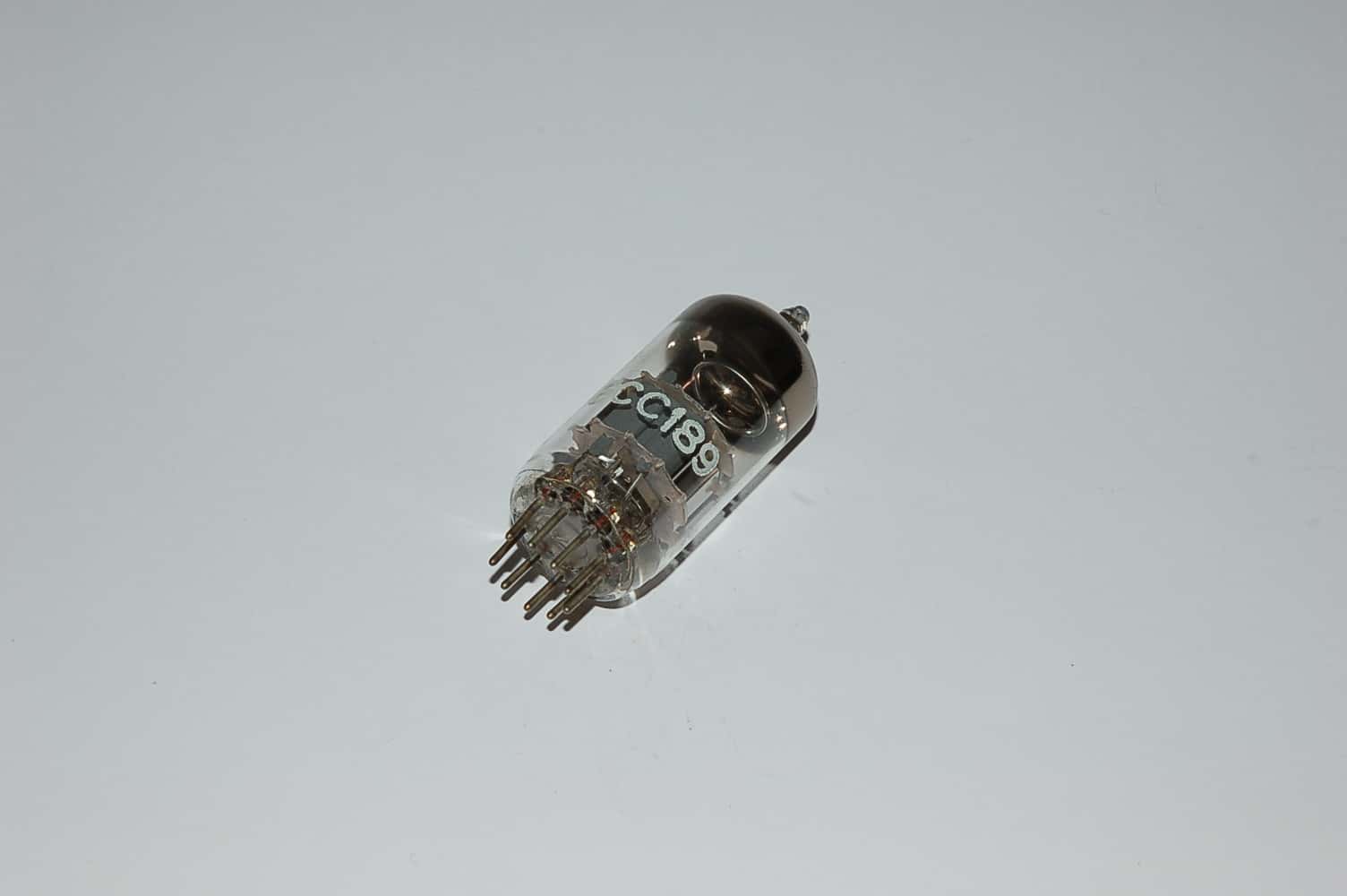 ECC189 Röhre Doppeltriode B9A Uf 6,3V