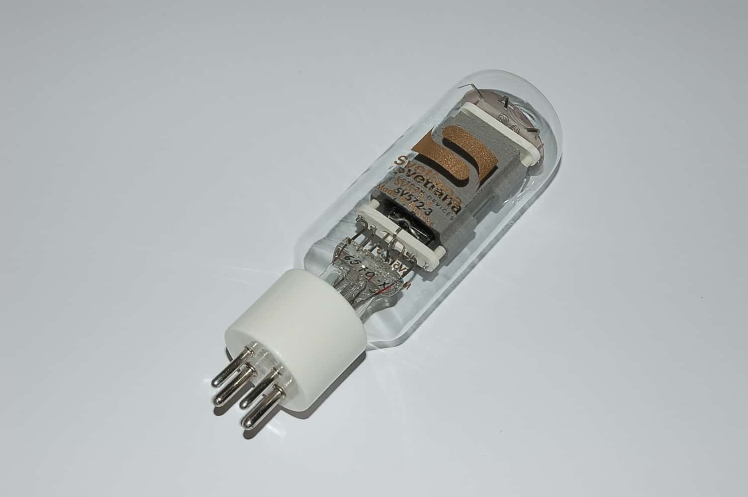 572-3 Röhre = SV572-3 Triode UX4 Uf 6,3V