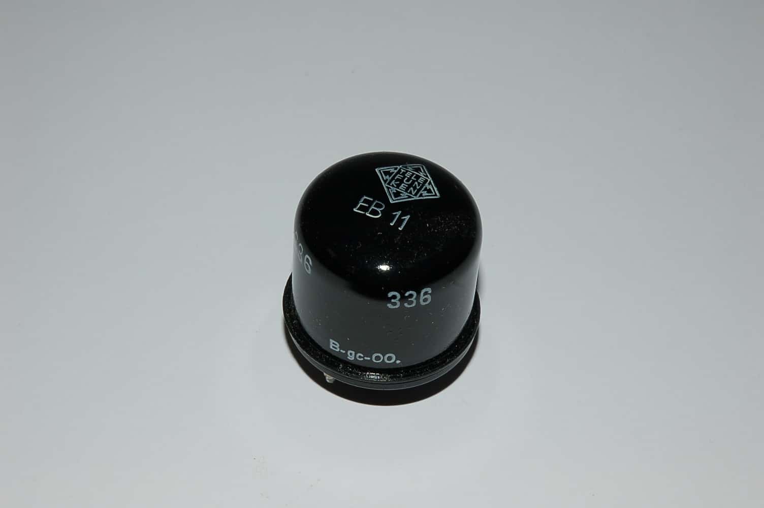 EB11 Röhre Doppeldiode Y8A Uf 6,3V