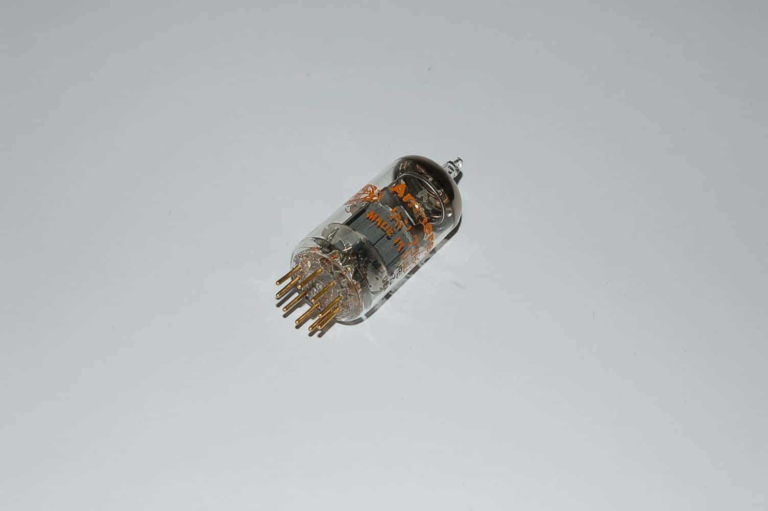 7308 Röhre = E188CC Doppeltriode B9A Uf 6,3V