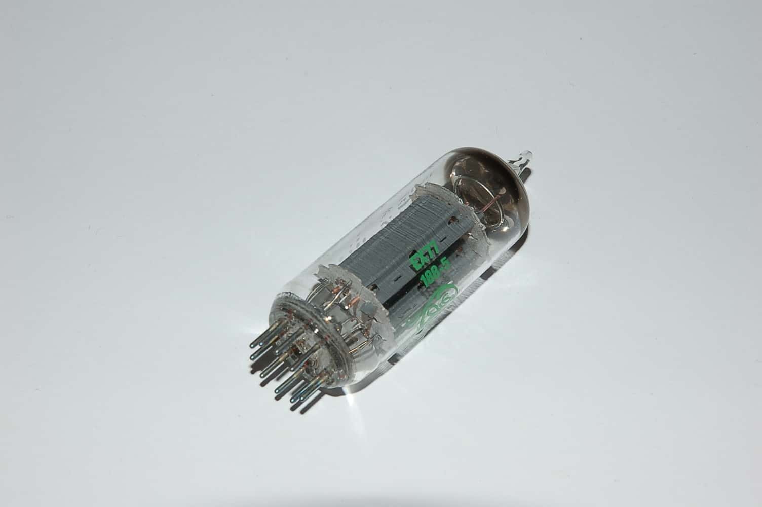 6CG7 Röhre NOS Doppeltriode B9A