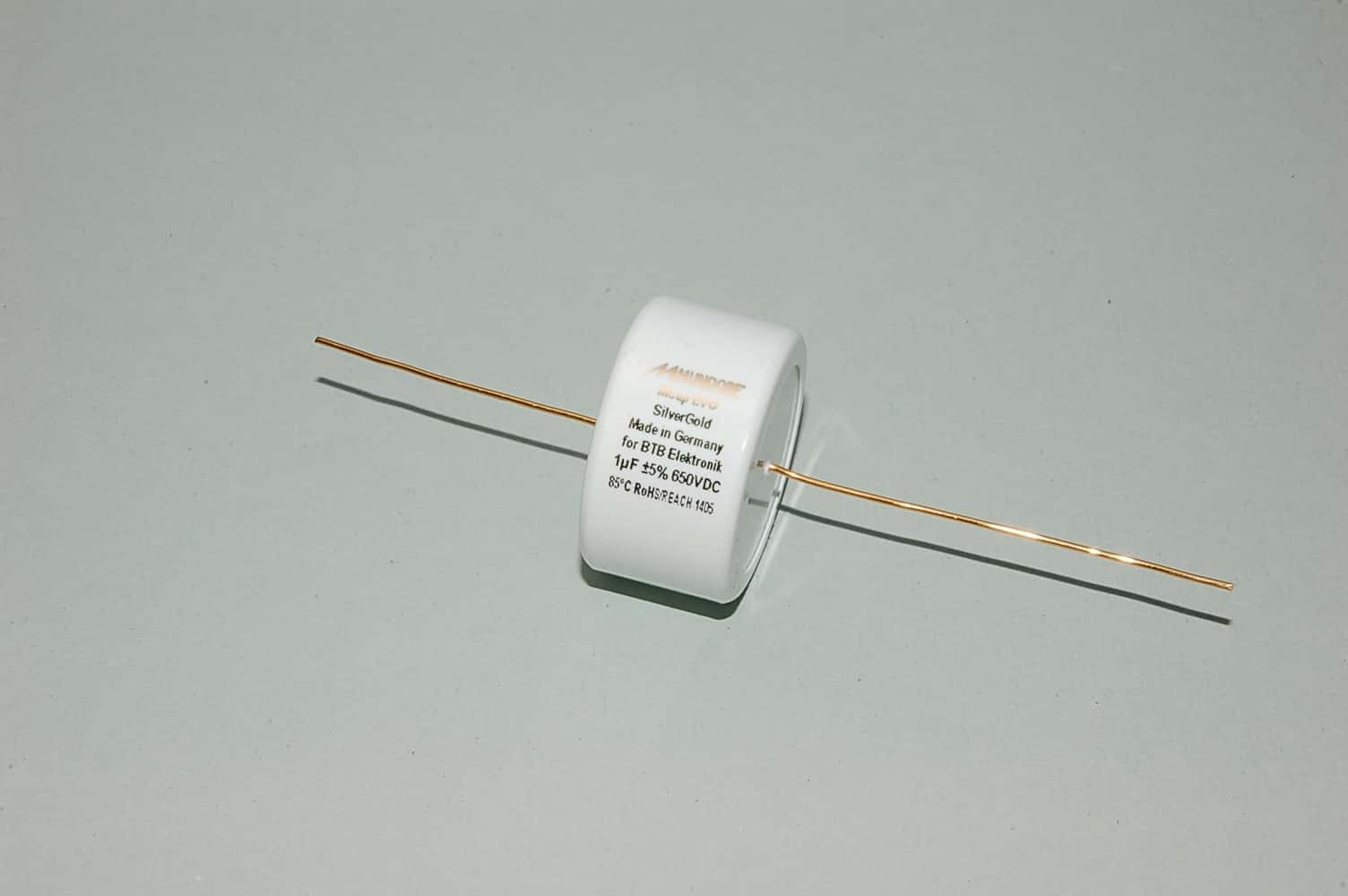 2,2uF Mundorf MCAP 650V 5% BTB SilberGold Cap 30x28mm