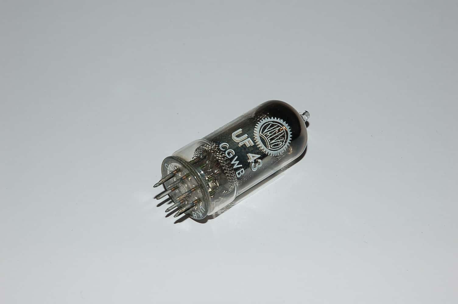 UF43 Röhre Pentode B8A Uf 21V