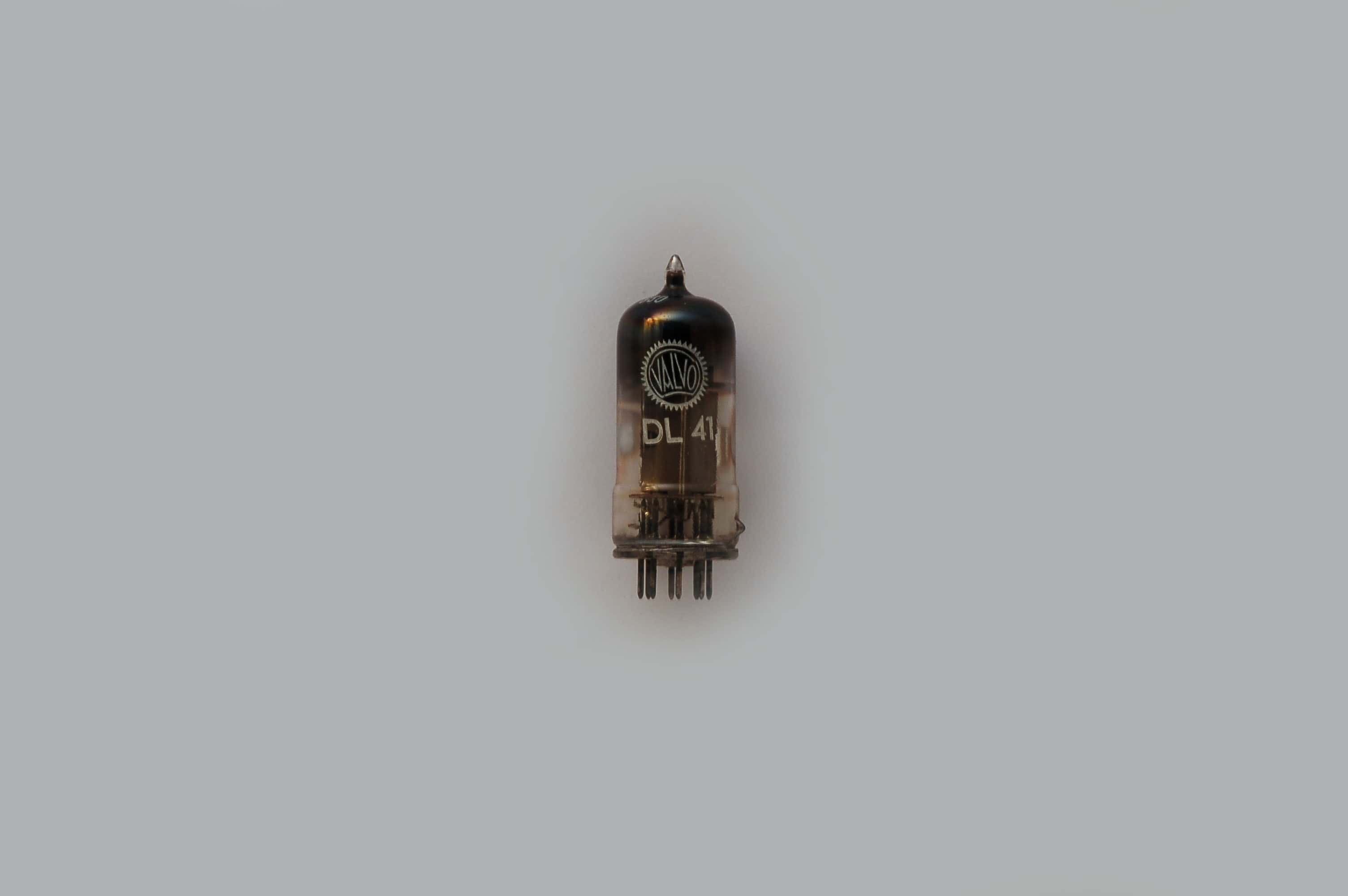 DL41 Röhre Endpentode B8G 1,4V
