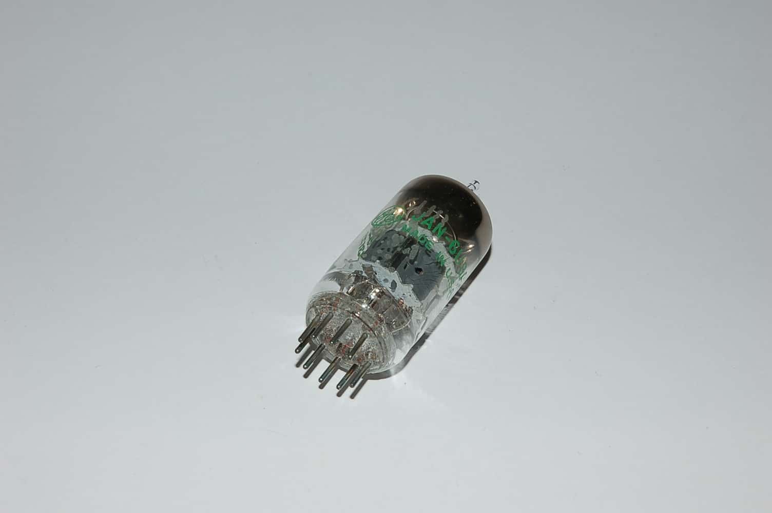 6U8A =6KD8 Triode/Pentode US Version der ECF82