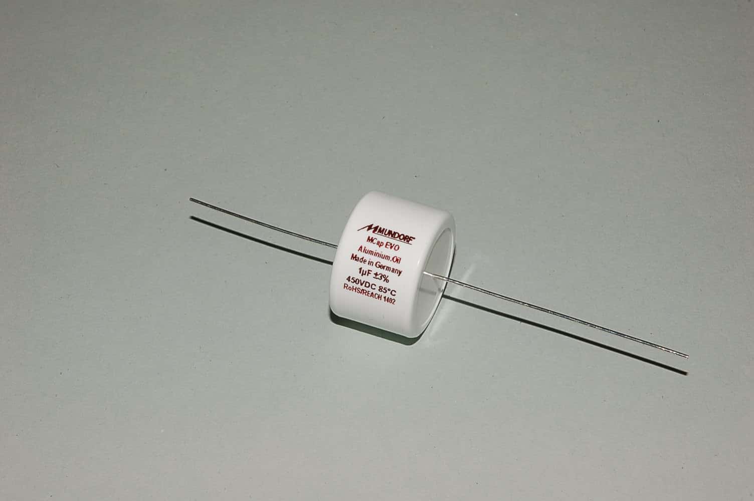 0,33uF Mundorf MCAP 450V 5% EVO ALU Öl Kondensator 18x18mm
