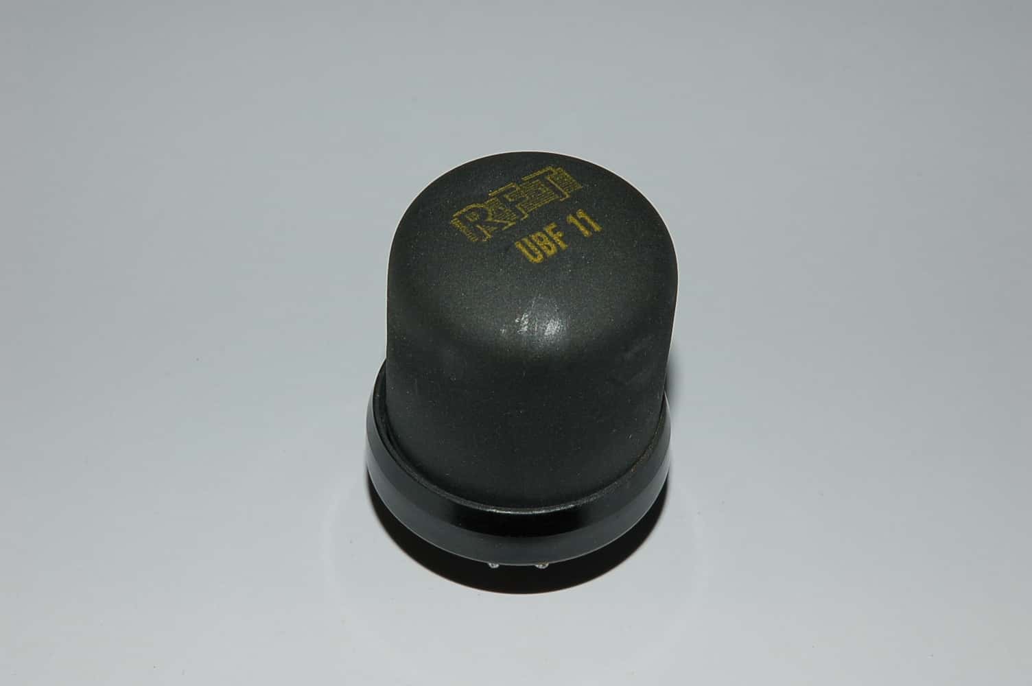 UBF11 Röhre Duodiode-Pentode Y8A 20V