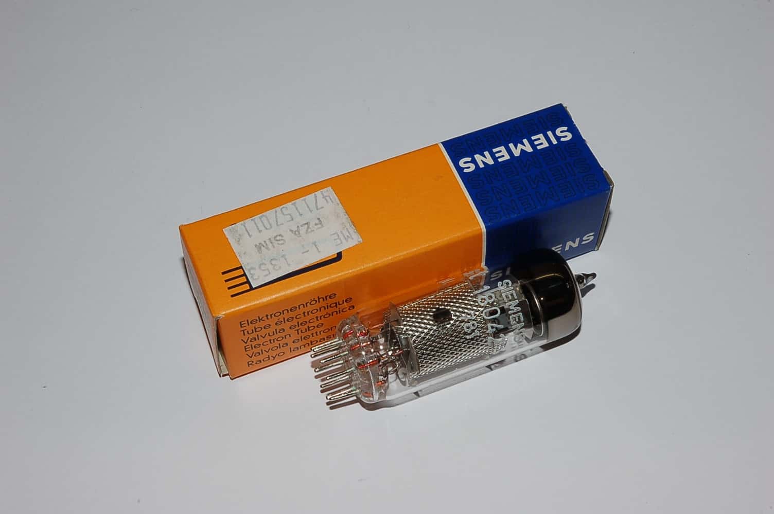 18042 Röhre = E83F Post-Pentode B9A Uf 18V