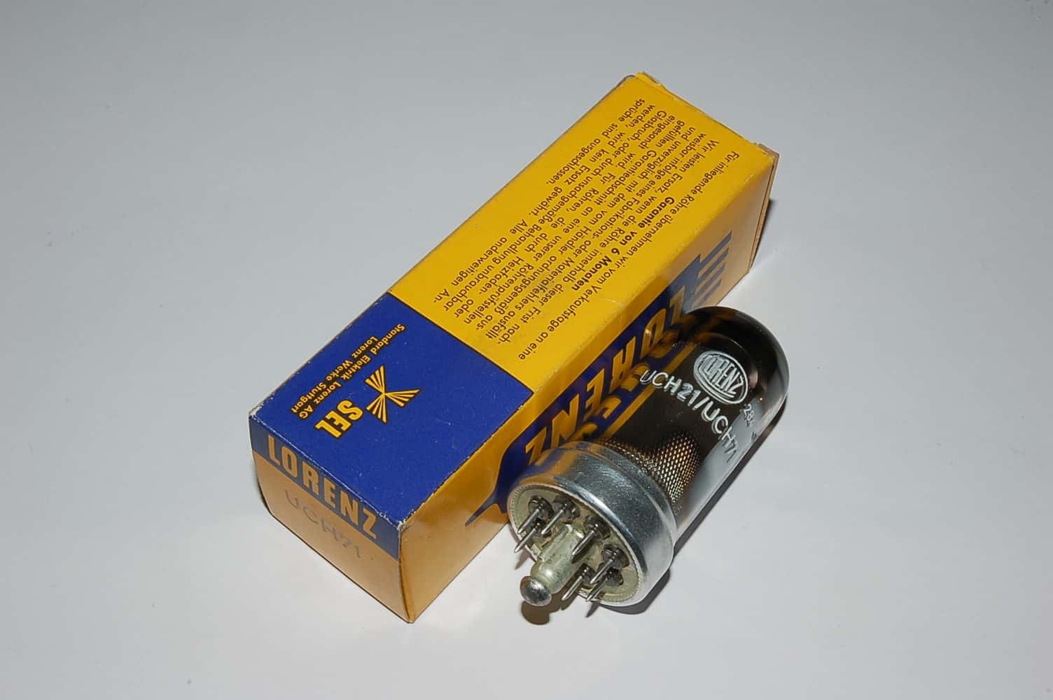 UCH21 Röhre = UCH71 Triode-Heptode B8G 19V