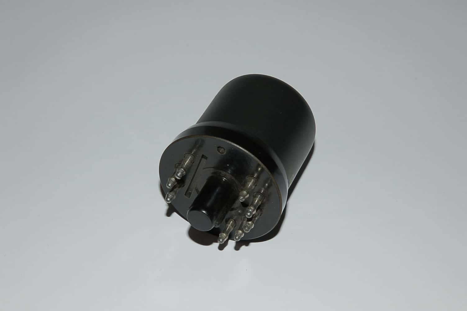 EBF11 Röhre Duodiode-Pentode Y8A Uf 6,3V