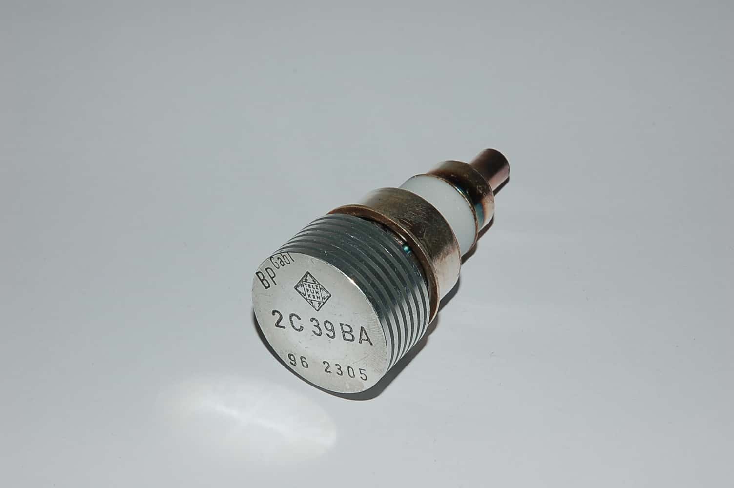 2C39 Röhre UHF-Triode Uf 6,3V