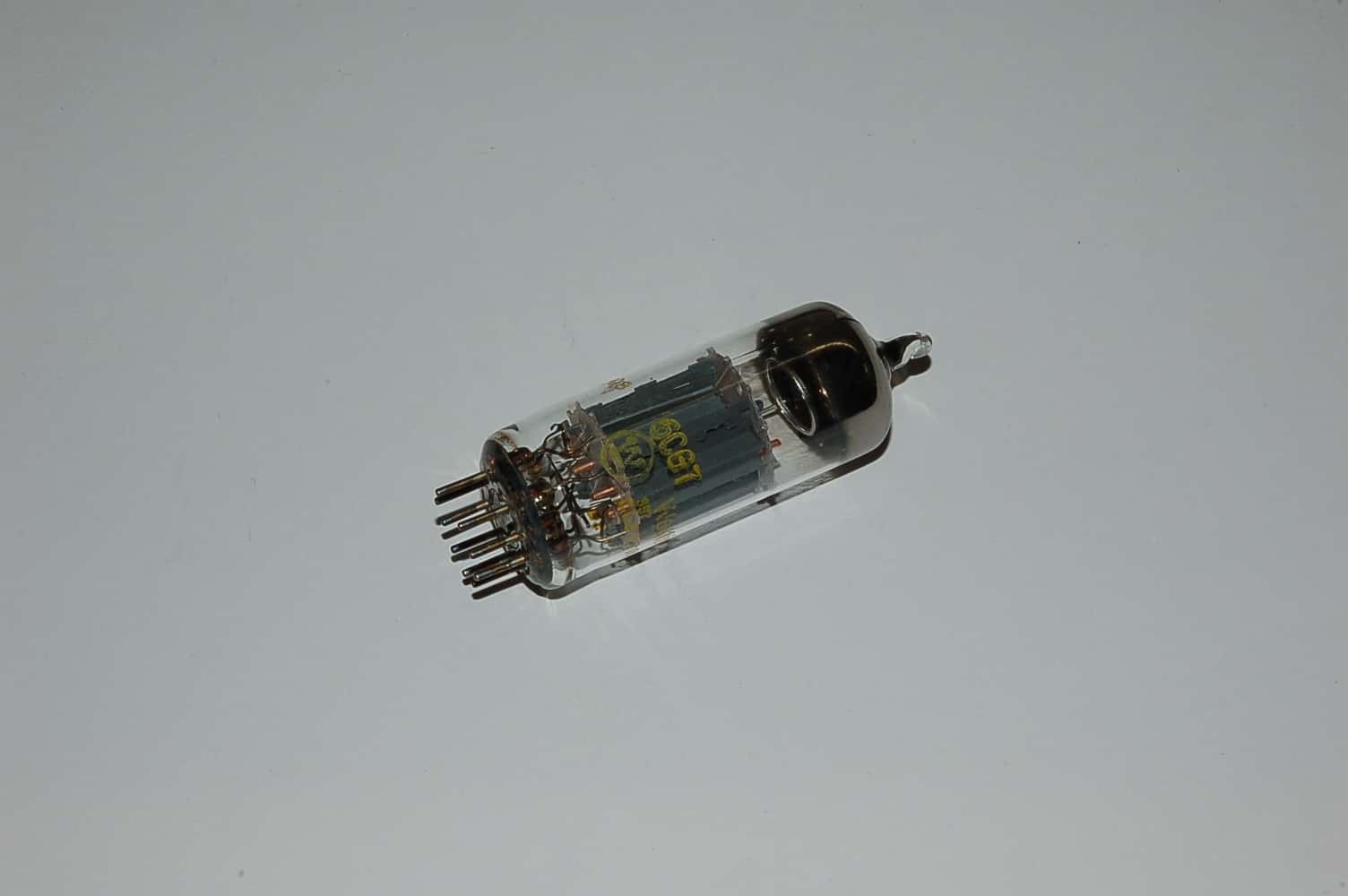 6FQ7 -->see 6CG7 doubletriode