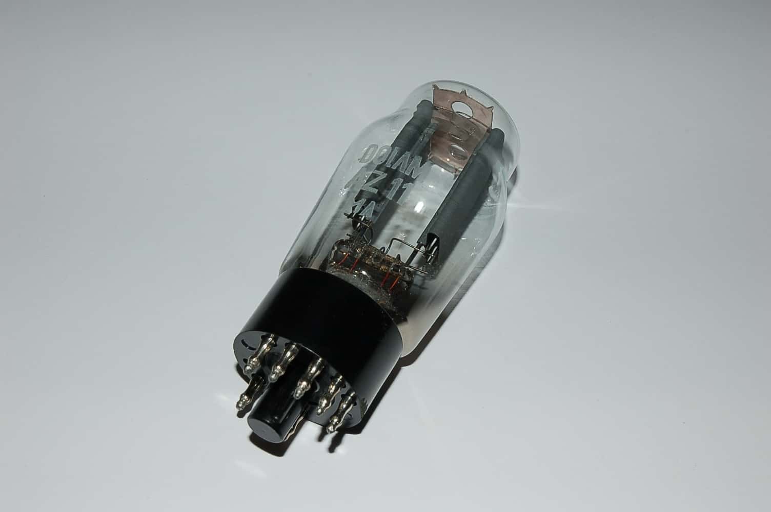 AZ11 Röhre Gleichrichter Y8A Uf 4V