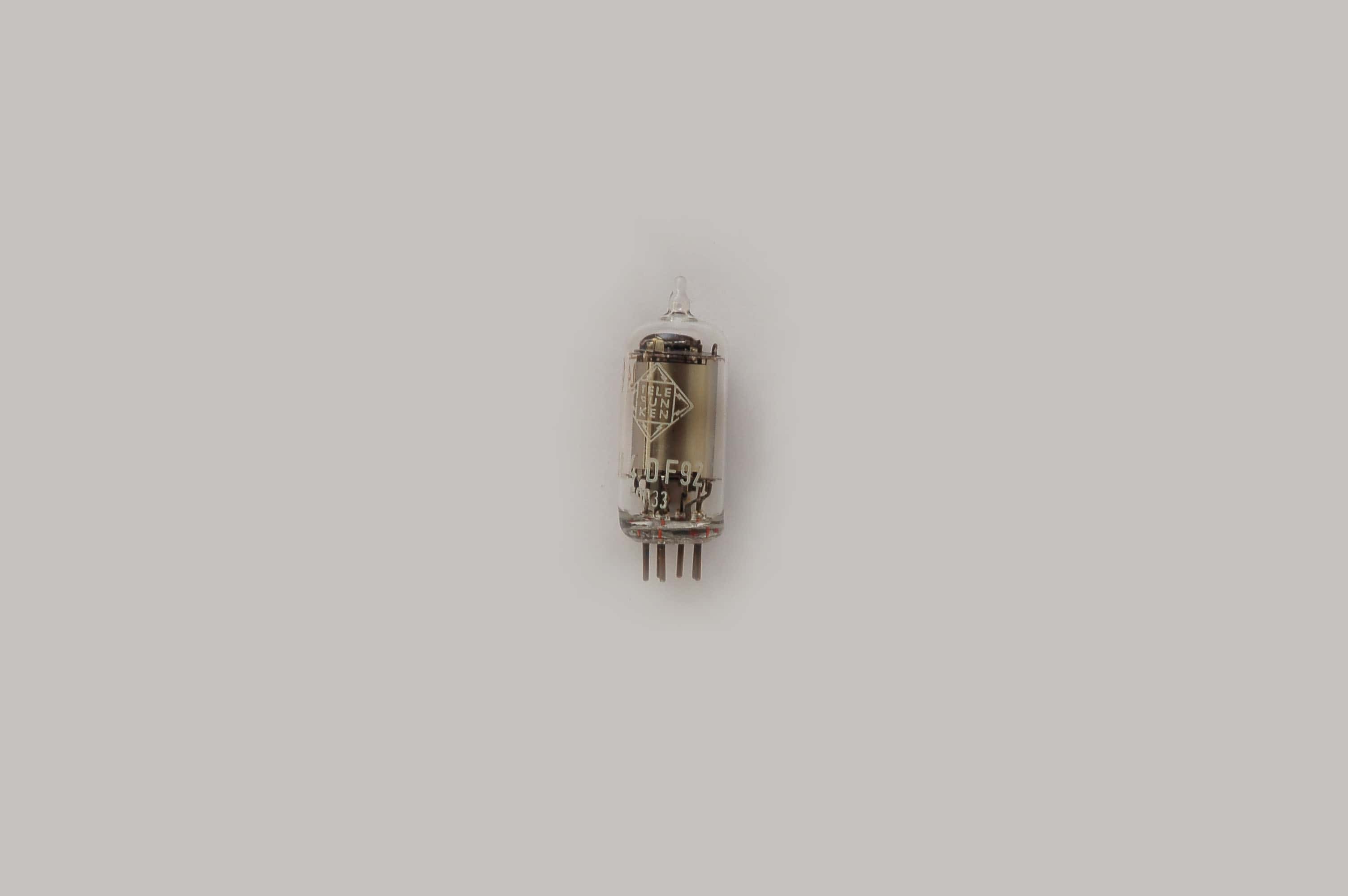 DF92 Röhre = 1L4 Pentode B7G Uf 1,4V
