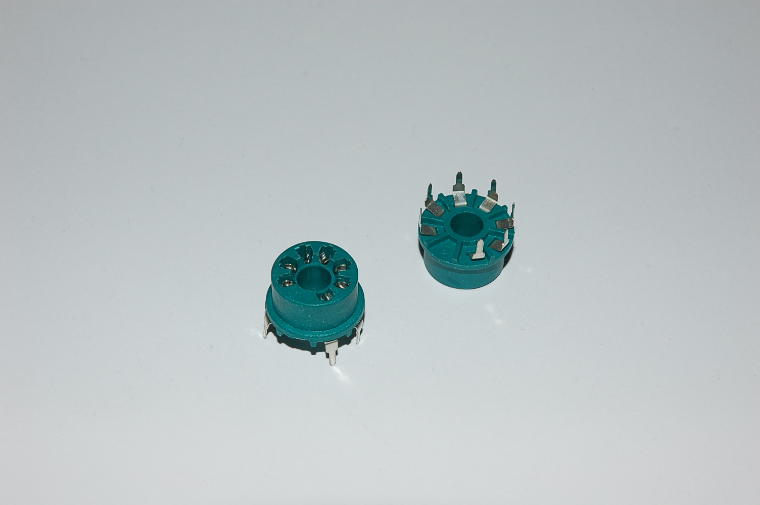 Miniatur Print B7G grün 7pin