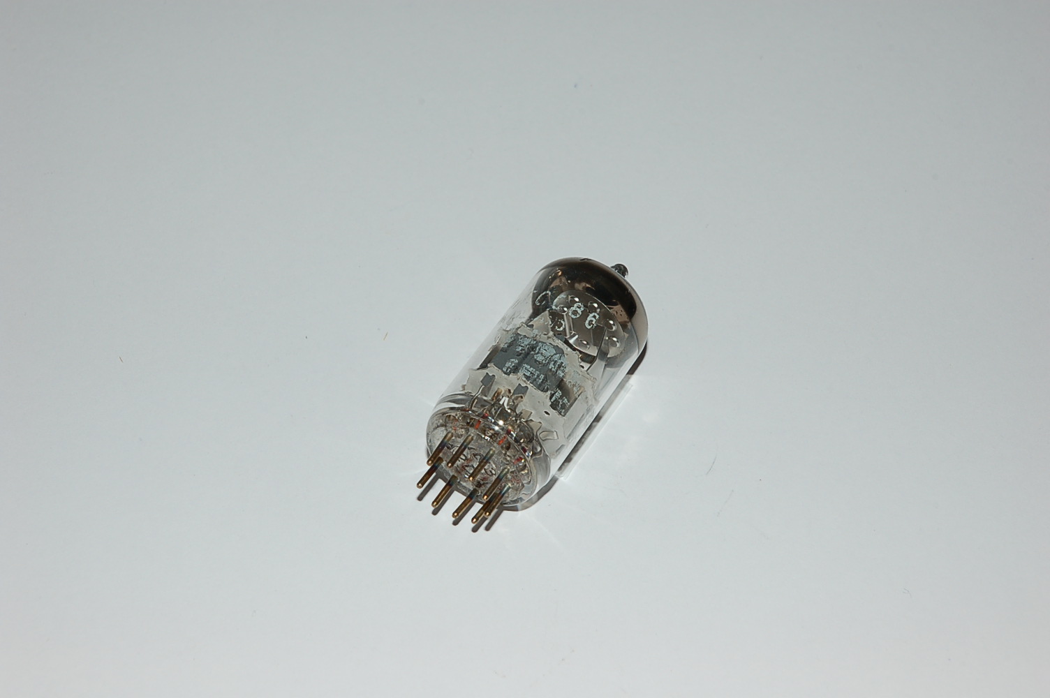 ECC86 (=6GM8) battery use tube