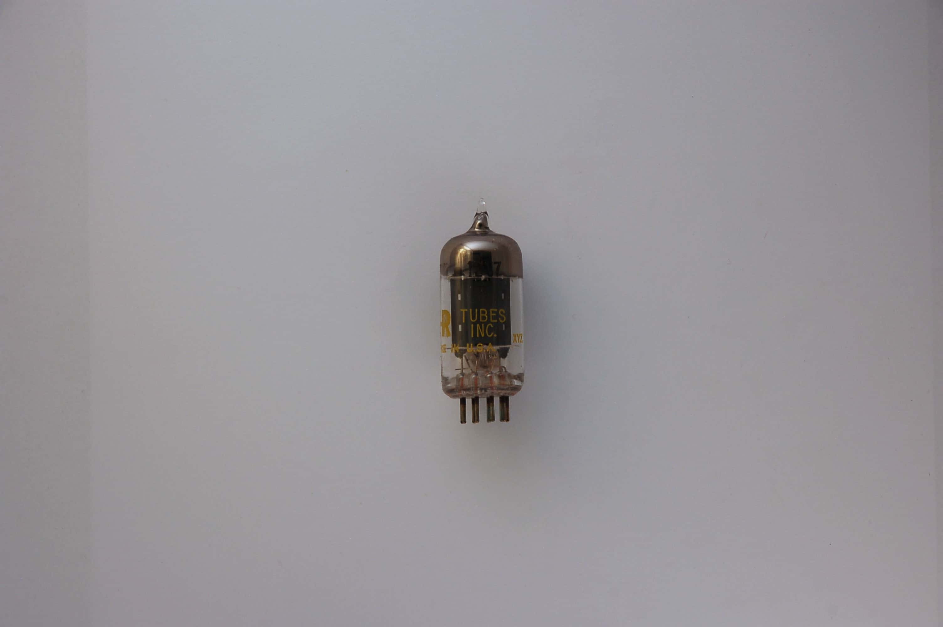 12U7 Röhre Doppeltriode Noval 12V