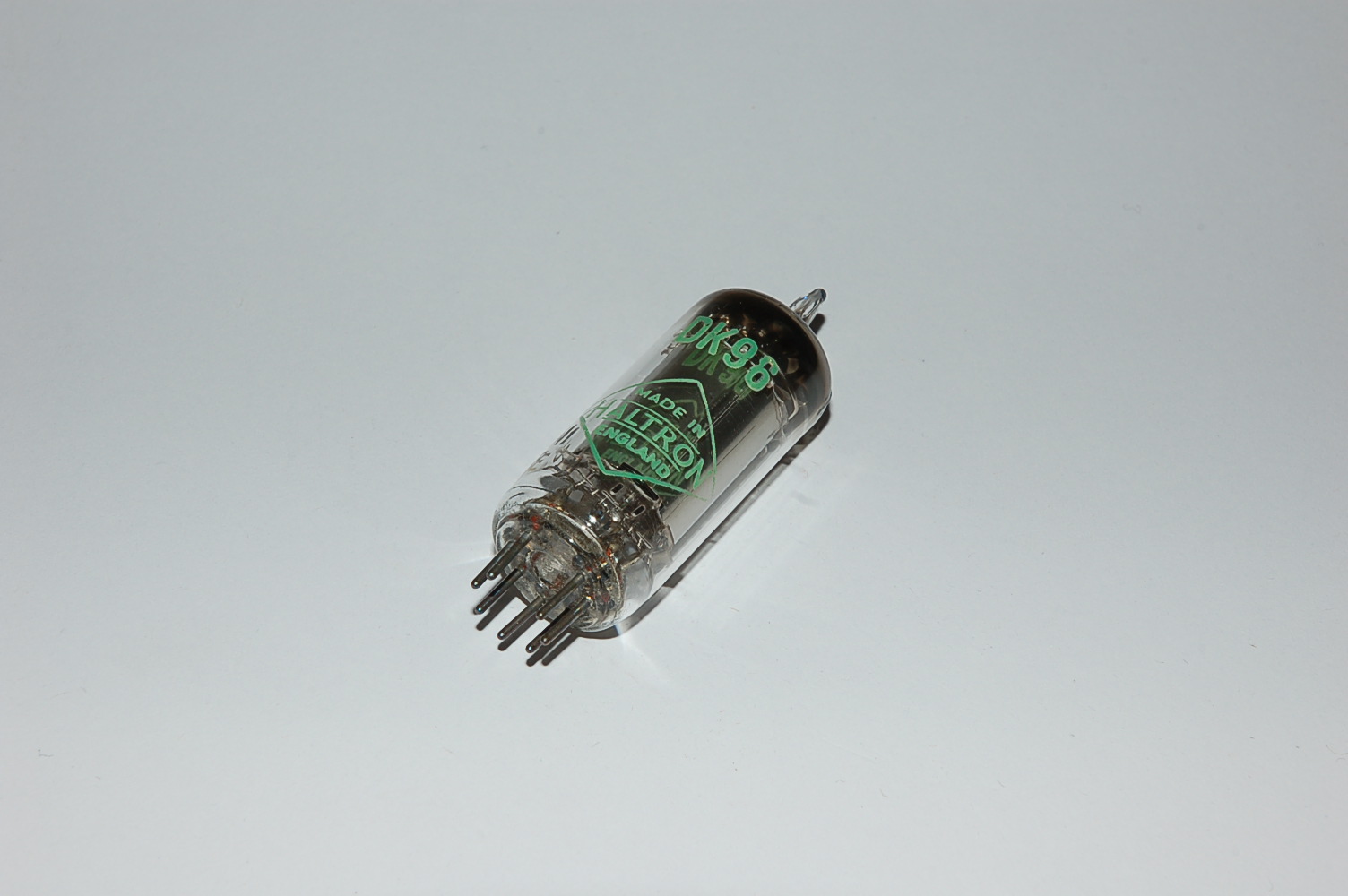 DK96 (=1AB6, 1C3) Heptode tube