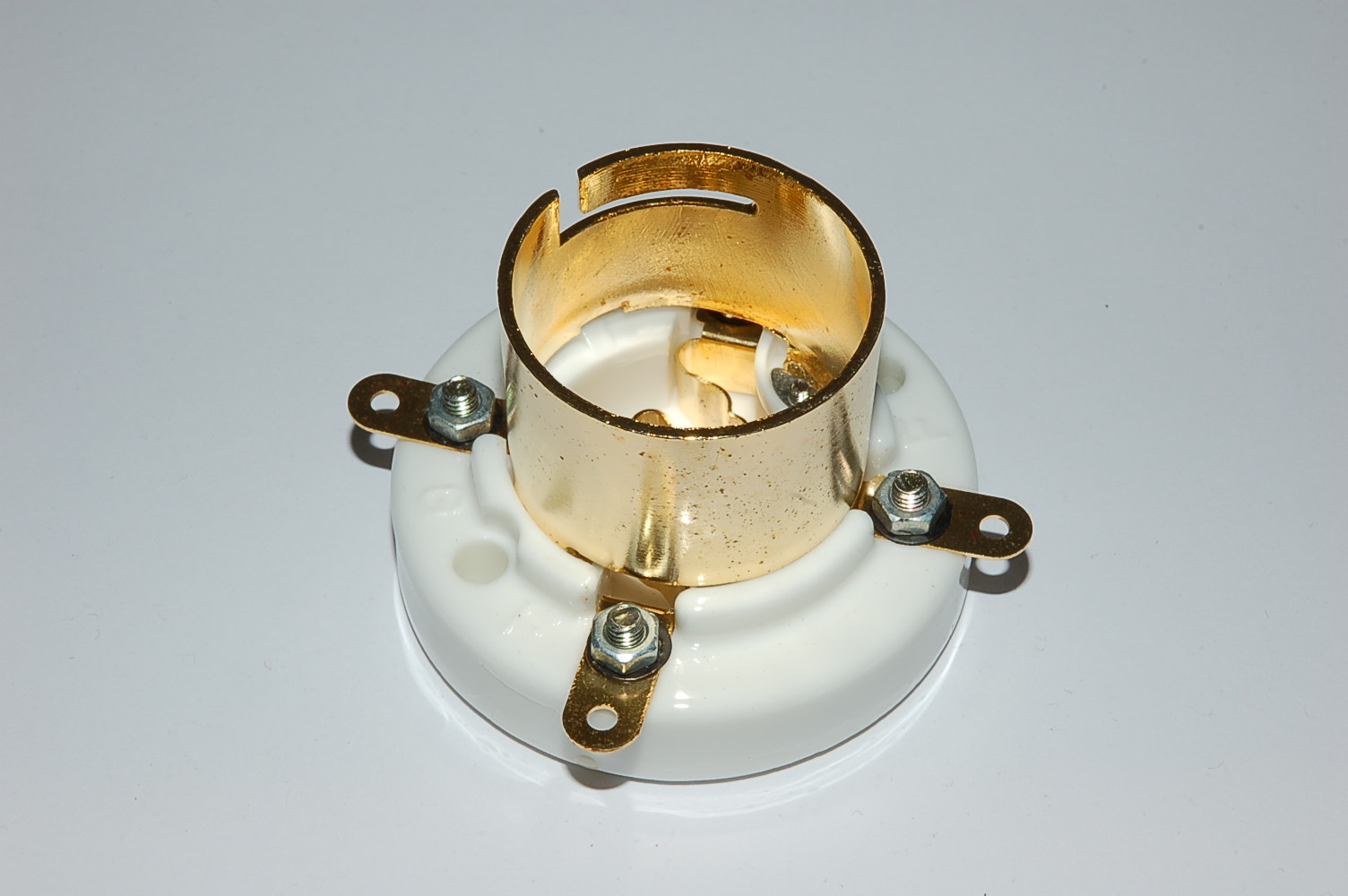 Bajonett Draht-/Chassis 4pol Gold  z.B. für 300B, 572B,...