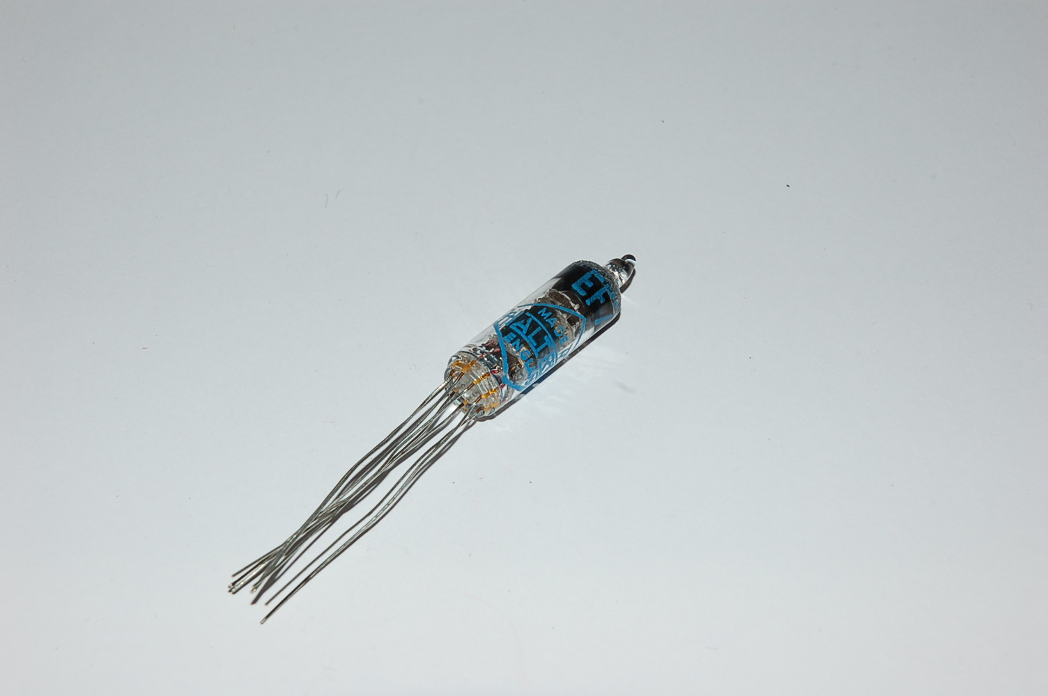 EF71 (=EF731, 5899, CV475) submin Pentode