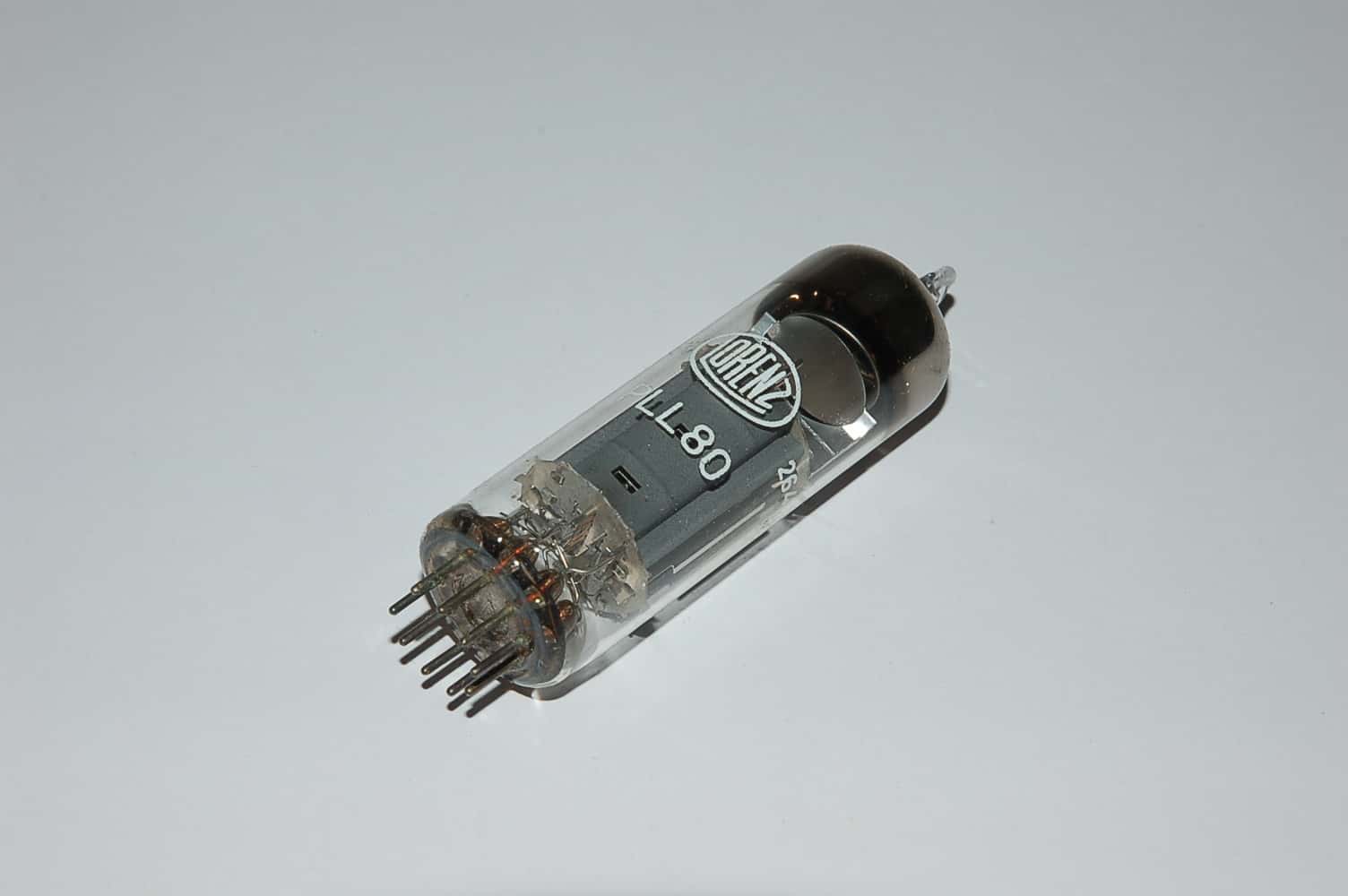PLL80 Röhre Doppel-Endpentode B9A