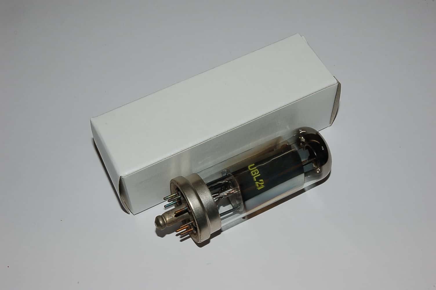 UBL21 Röhre = UBL71 Duodiode B8G Uf 55V