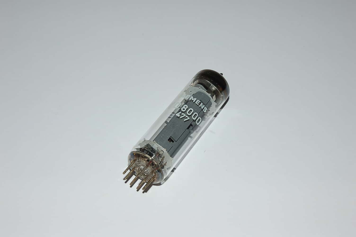 ED8000 Röhre Leistungstriode B9A Uf 6,3V