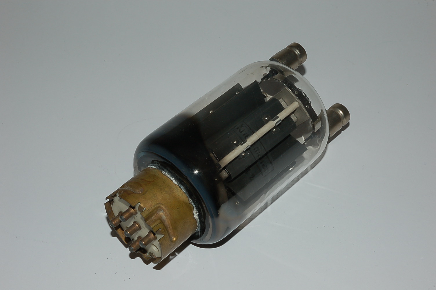 RS383 "Wehrmacht" Röhre 250Watt Sendepentode
