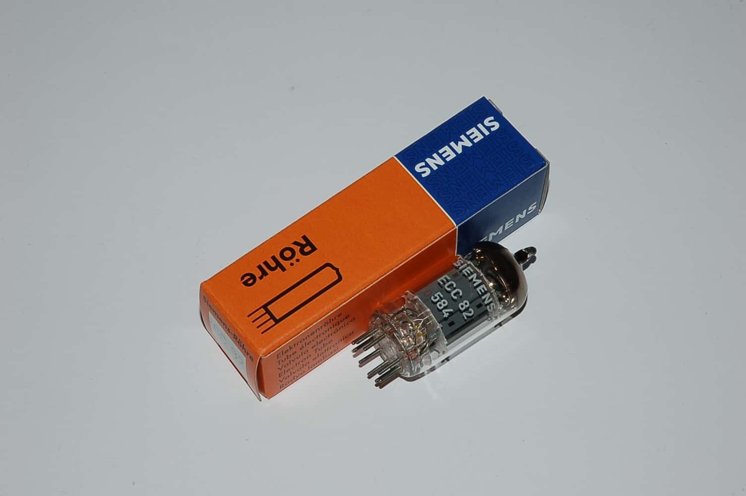ECC82 Siemens NOS =12AU7 tube original boxed Siemens Röhre