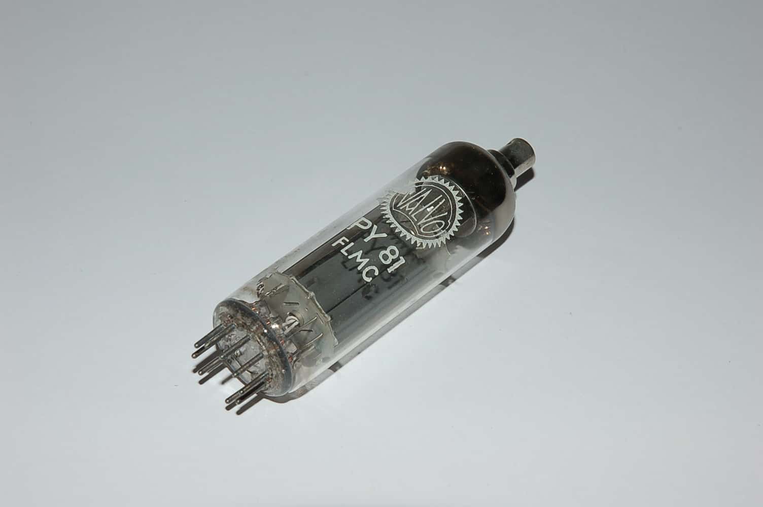 PY81 Röhre Dämpferdiode B9A If 0,3A