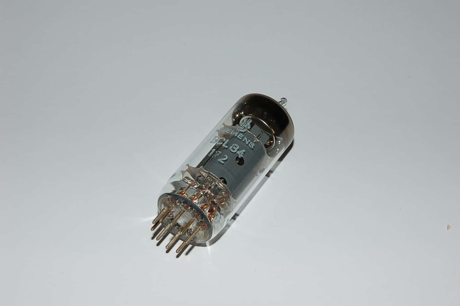 ECL84 Röhre Triode-Pentode B9A Uf 6,3V