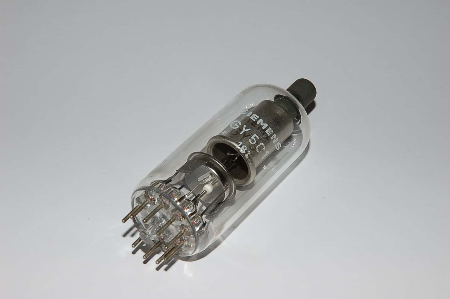 GY501 Röhre HV-Gleichrichter B9D