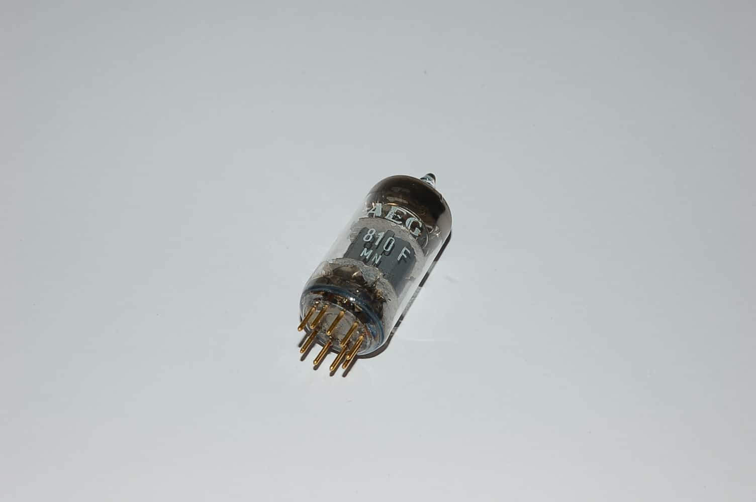 E810F Röhre = 7788 Pentode B9A Uf 6,3V