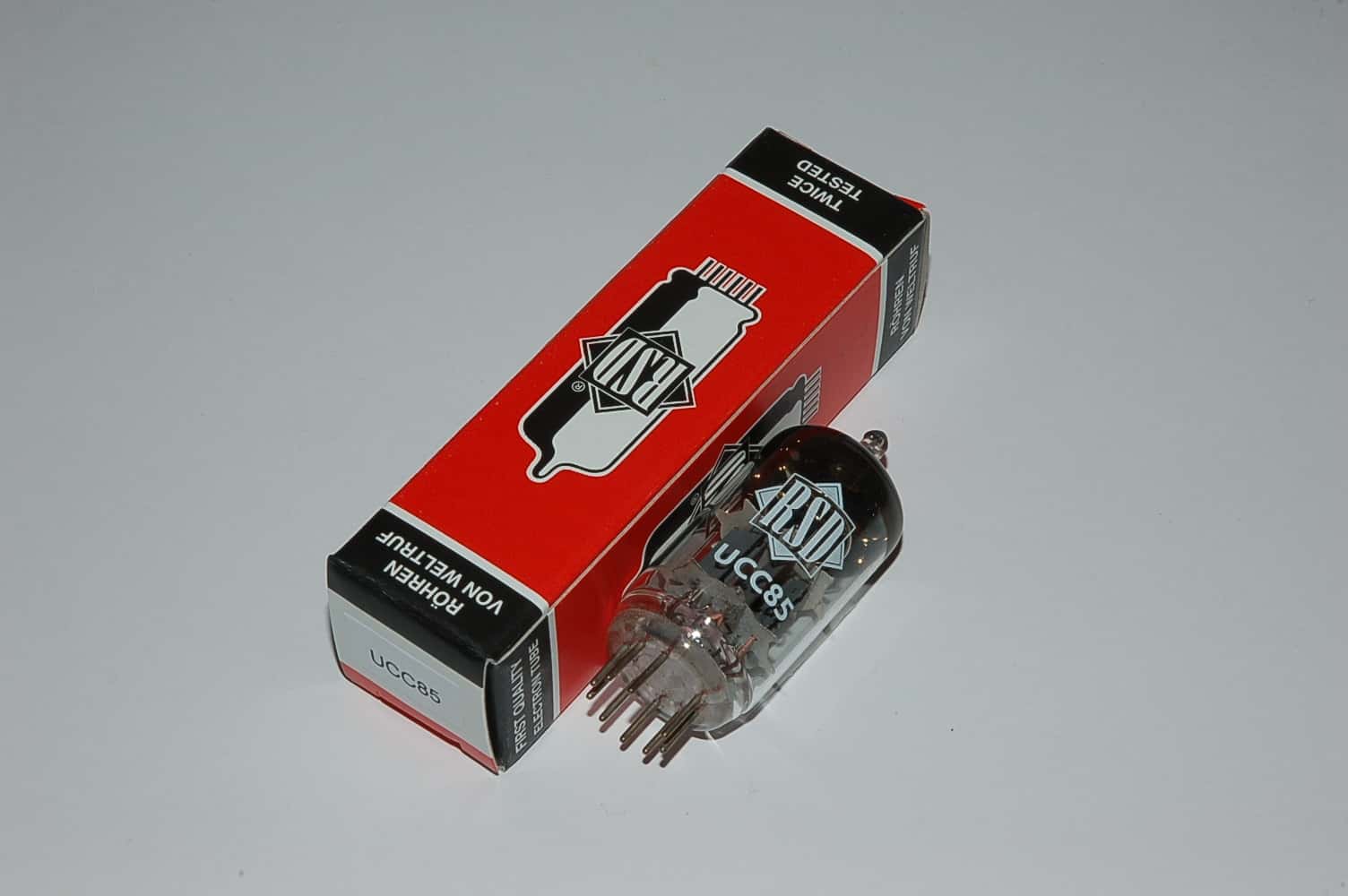 UCC85 = 26AQ8 doubletriode Allstrom Oszillator UKW Röhre