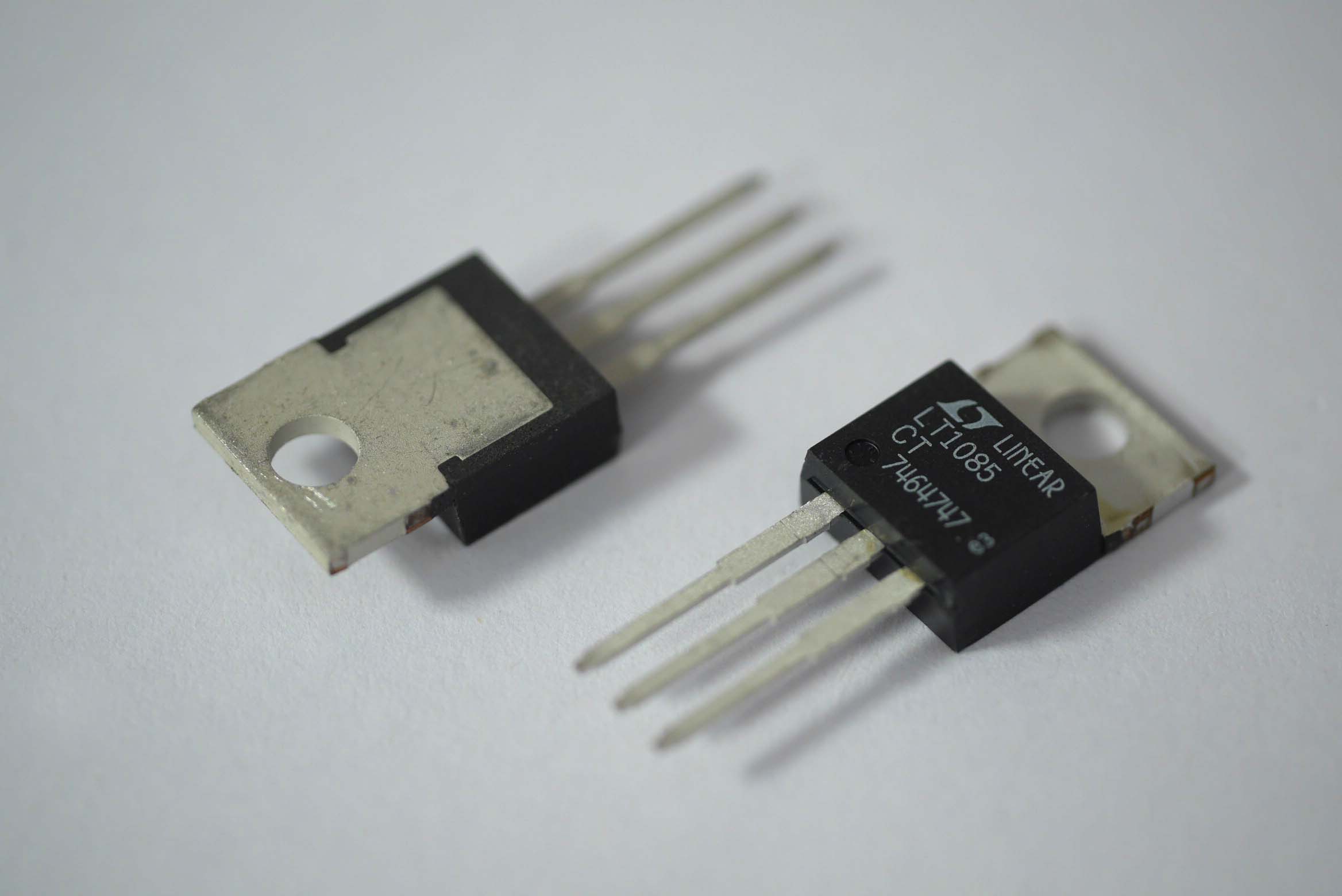 LT1085/LM1085CP TO220 Low Drop adj. Voltage Regulator 3A
