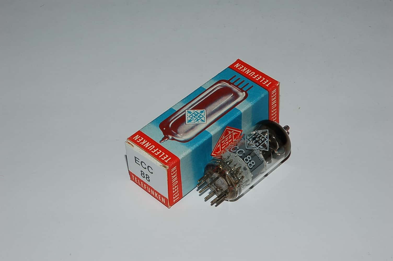 ECC88 Telefunken Original tube Röhre mit  Diamond mit Raute